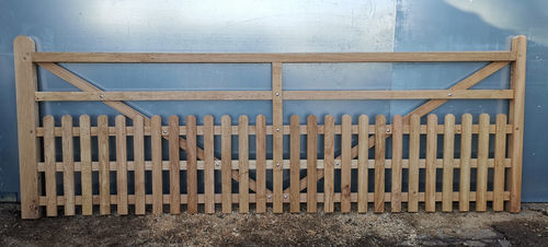Woodmancote Dried oak entrance gate paled up to 3.6m - 12' wide